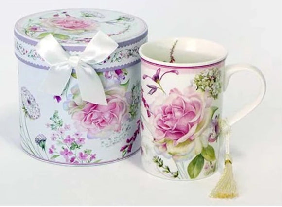 ROSES & DANDELION TASSLED MUG